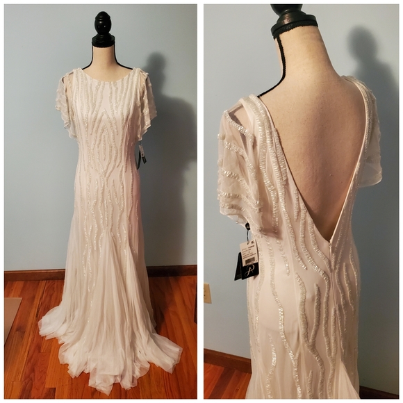 Adrianna Papell Dresses & Skirts - HOLD 👗 Adrianna Papell Beaded Love Story Wedding Gown Ivory Size 8 NWT Train